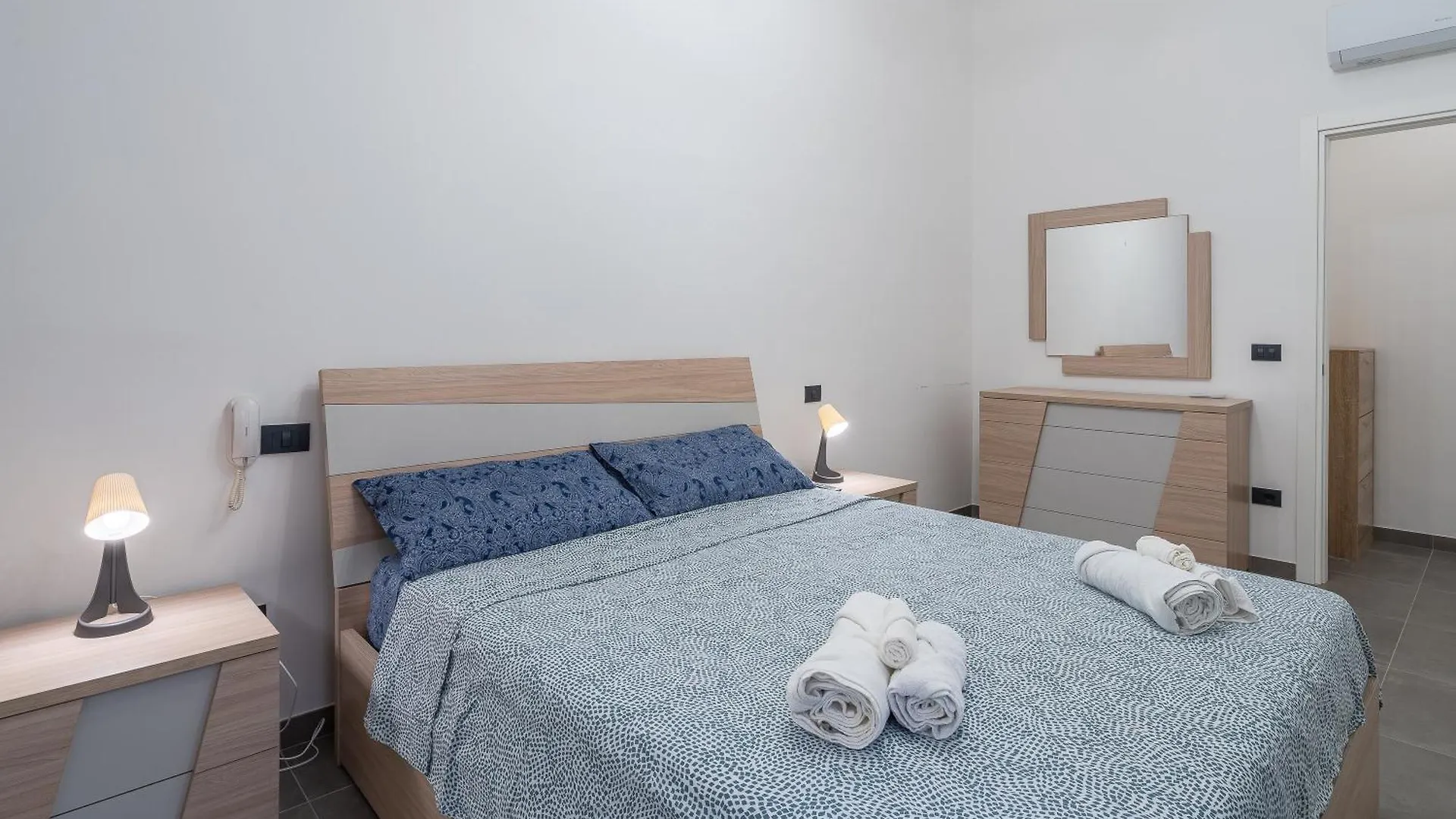 Erre House Apartment Avola 0*,