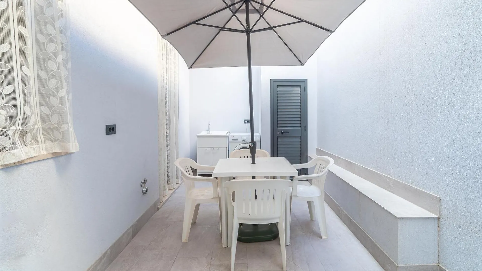 Erre House Apartment Avola 0*,  Italy